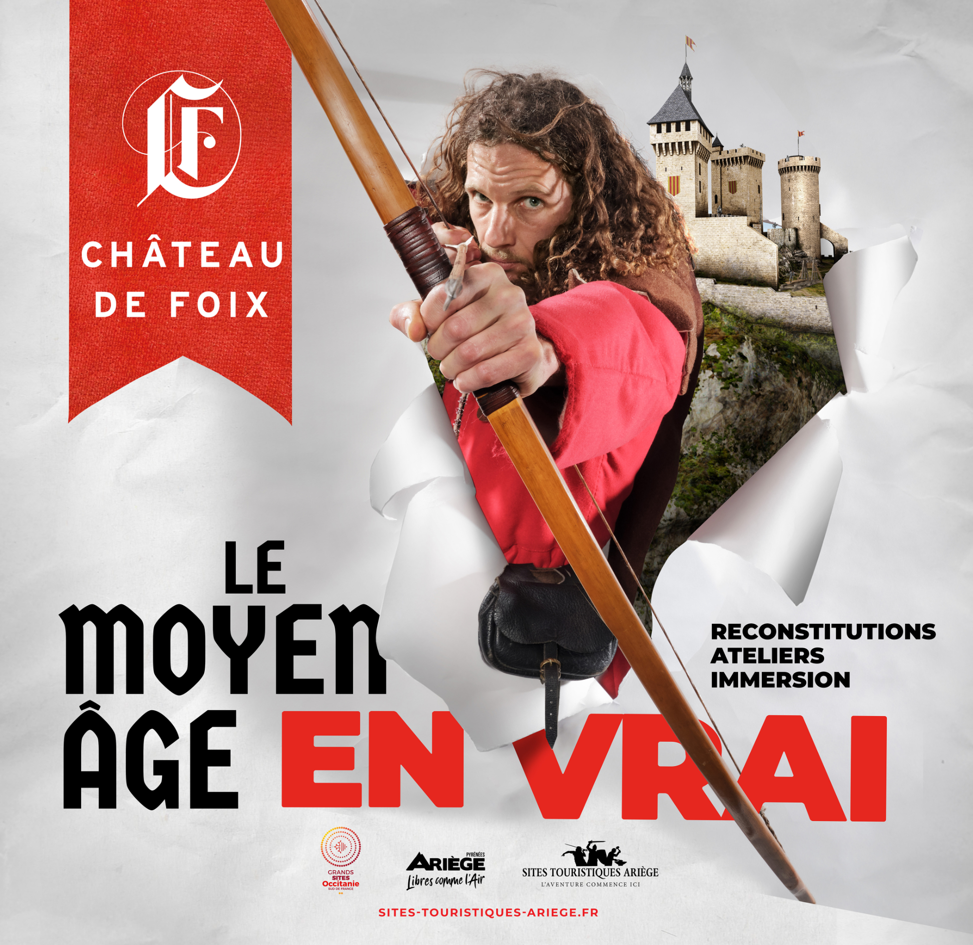 Publicité du Château de Foix "Le Moyen Âge en Vrai" avec un archer et un château médiéval. Par Studio ZE, photographe publicitaire de tourisme culturel à Toulouse.